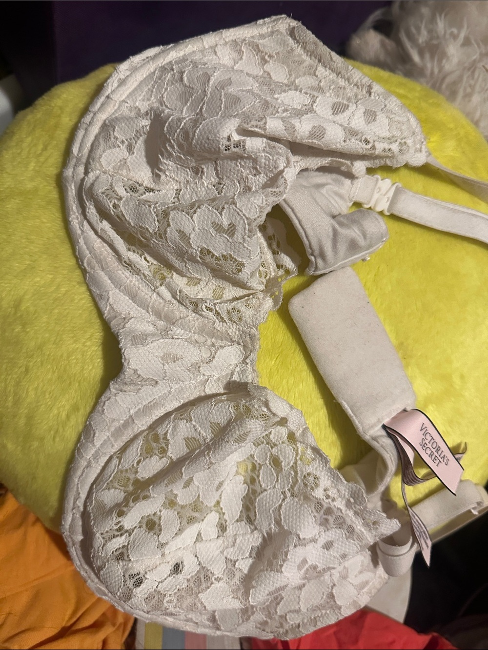 Victoria's Secret Ivory Lace Underwire Bra